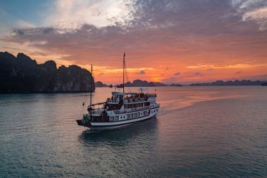 Halong-Bay-6