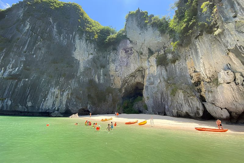 Ba Trai Dao Beach in Lan Ha Bay