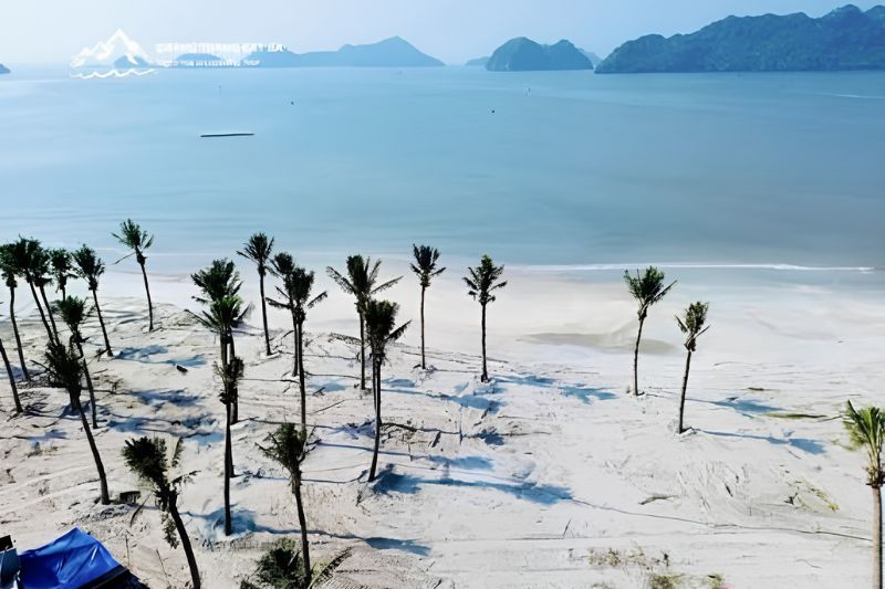 Cat Ba Beach at Sun World Cat Ba