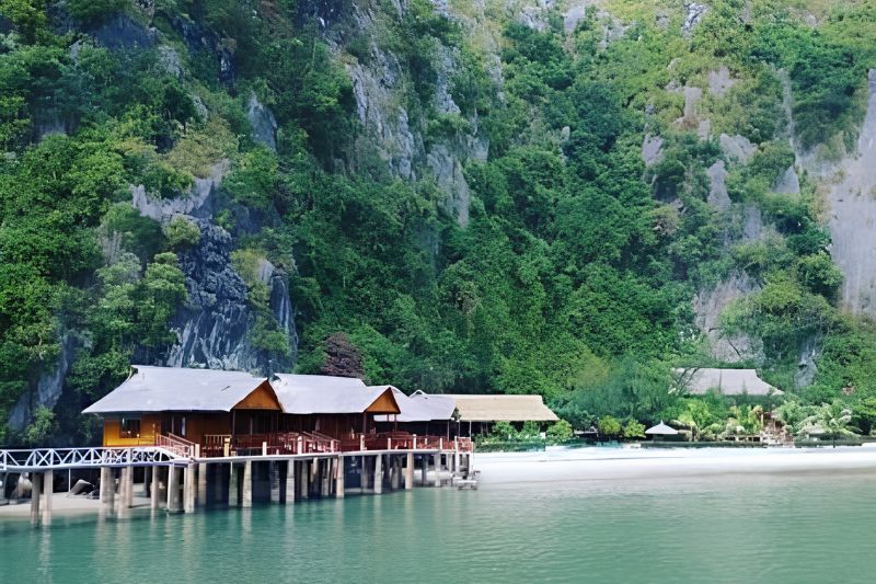 Nam Cat Island beach near Cat Ba