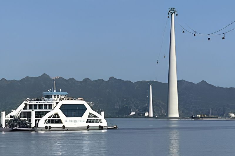 Is there an alternative to the ferry?