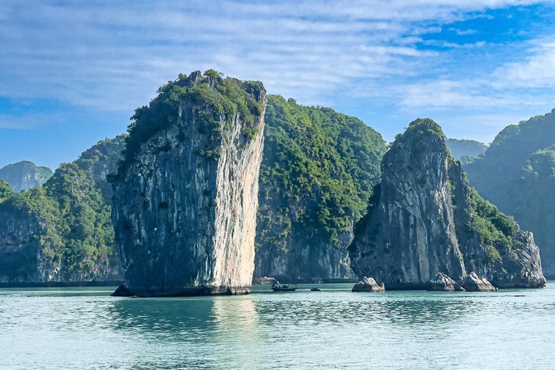Why so many travelers now choose Lan Ha Bay
