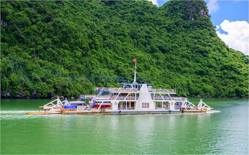 Premium comfort and professional onboard services Premium comfort and professional onboard services
