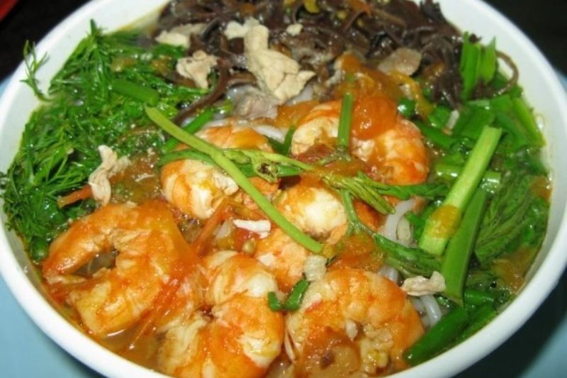 Cat Ba Shrimp Noodle Soup (Bún Tôm)