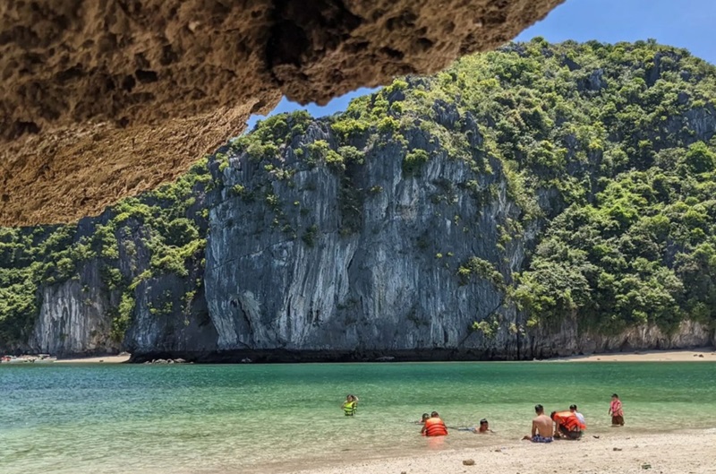 What to bring for a day at Ba Trai Dao