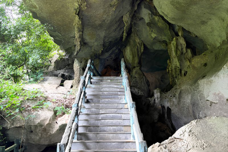 Khám phá dấu ấn lịch sử tại hang Quân Y và động Trung Trang