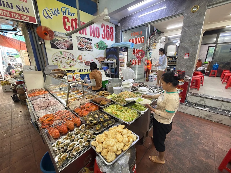 Culinary delights to savor at the indoor food court Culinary delights to savor at the indoor food court