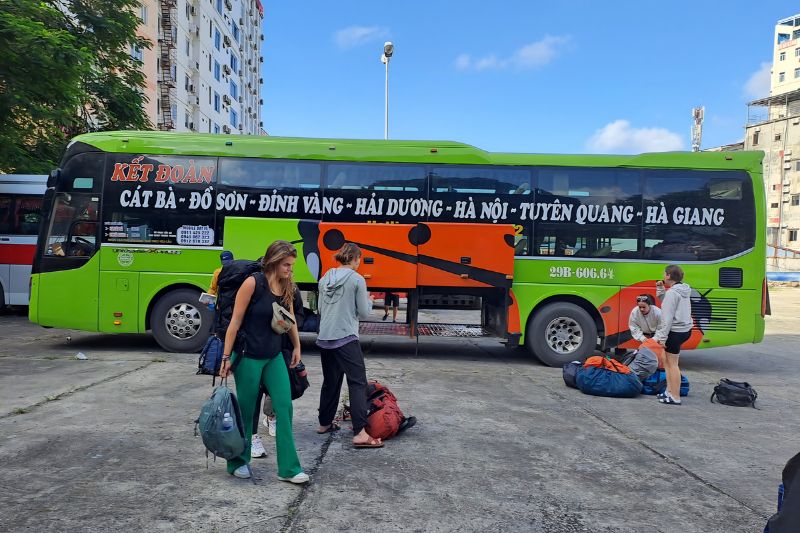 Is there a direct bus from Ha Giang to Cat Ba Island?