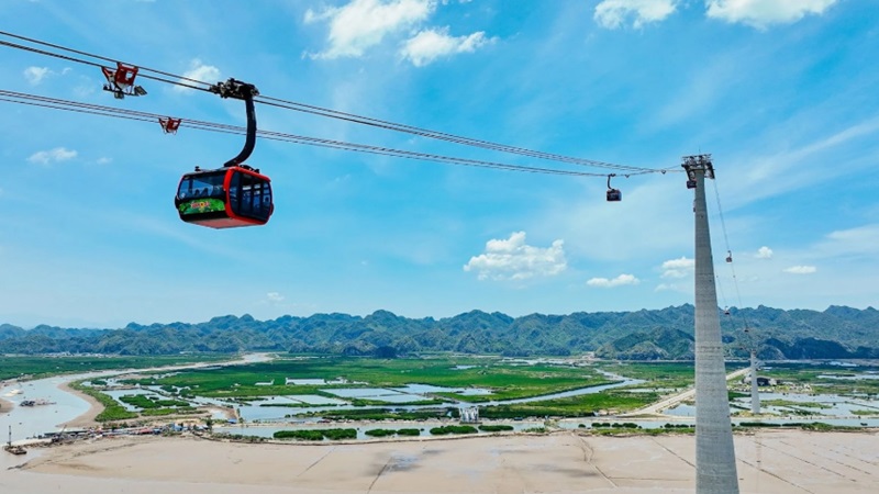 Is the cable car worth taking instead of the ferry