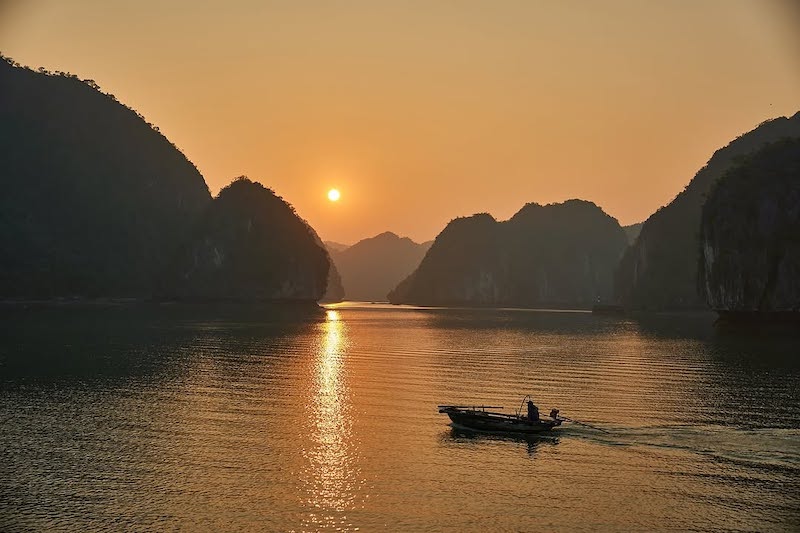 Thời điểm vàng để du lịch vịnh Lan Hạ