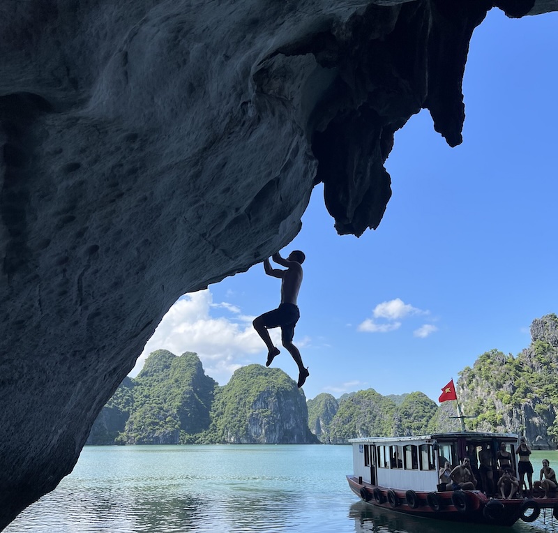 Deep water solo on Lan Ha bay