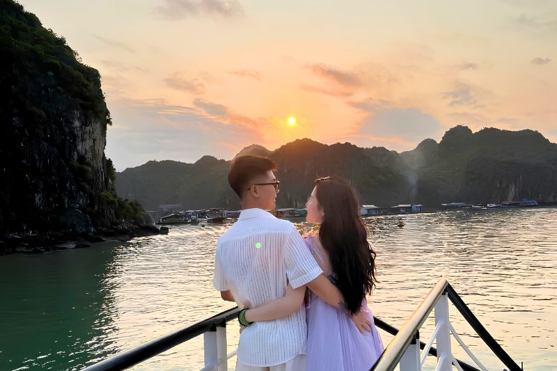 Phân tích chi phí cho lộ trình nửa ngày đi vịnh Lan Hạ 