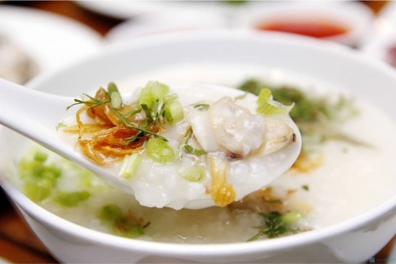 Land-based dishes and breakfast specialities worth trying in Halong Bay