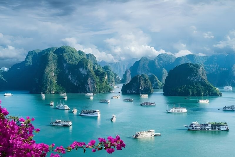 What's Halong Bay like in spring (March to May)?