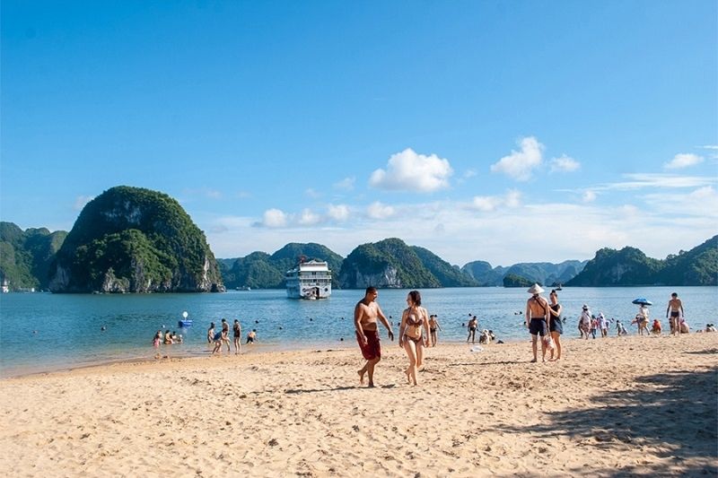 Swimming and snorkeling stops in Halong Bay