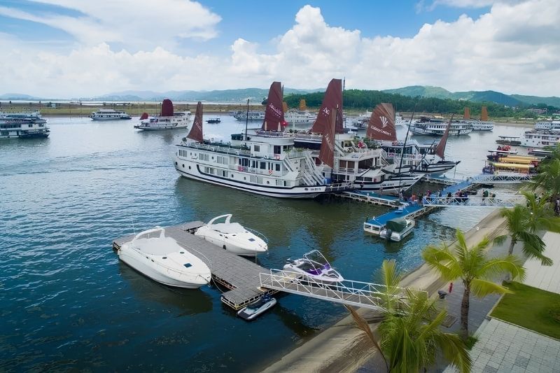 Getting from Hanoi to the Halong Bay cruise departure pier