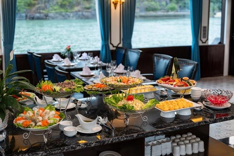 Family dining and dietary needs on a Halong Bay cruise