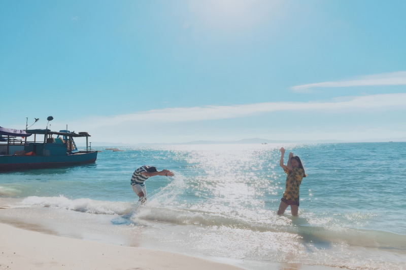 Fine sand at Minh Chau Beach on Quan Lan Island