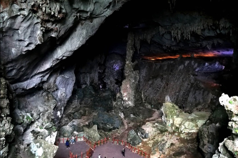 Dau Go (Wooden Stakes) Cave