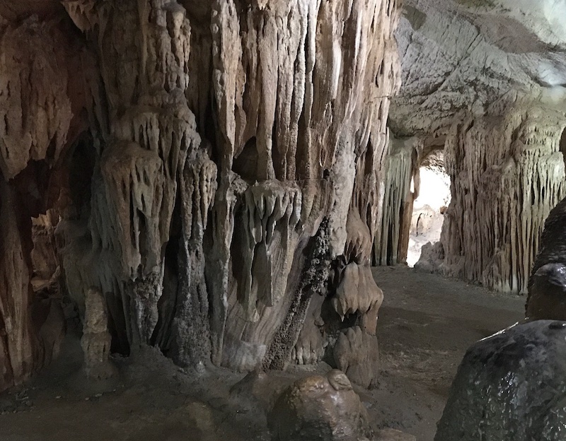 Me Cung (Maze) Cave