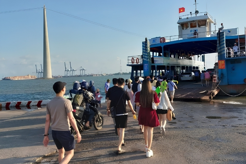 Private car charters and speed boat transfers for total convenience