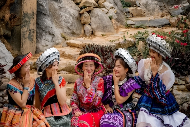 Sapa Travel Accessories: How to Elevate Your Mountain Look
