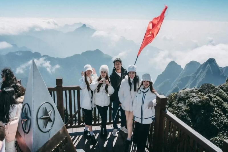 What to Wear in Sapa Winter: Puffer Jackets & Woolen Elegance