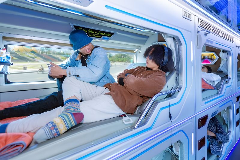 Sleeper buses and Limousine cabins to Sapa
