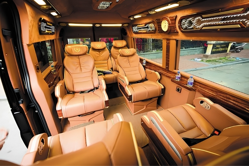 Limousine 9-16 seater: Speed and flexibility