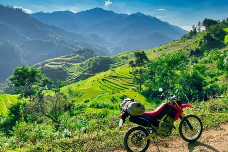 Riding a motorbike from Sapa to Ha Giang