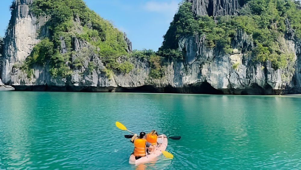 Combo Cát Bà 2 Ngày 1 Đêm Giá Tốt | Săn Hoàng Hôn Vịnh Lan Hạ
