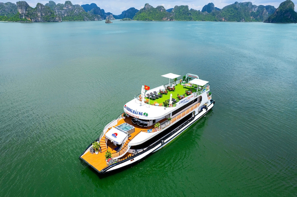Ha Long Bay Day Tour: Sung Sot Cave, Luon Cave & Titop Island