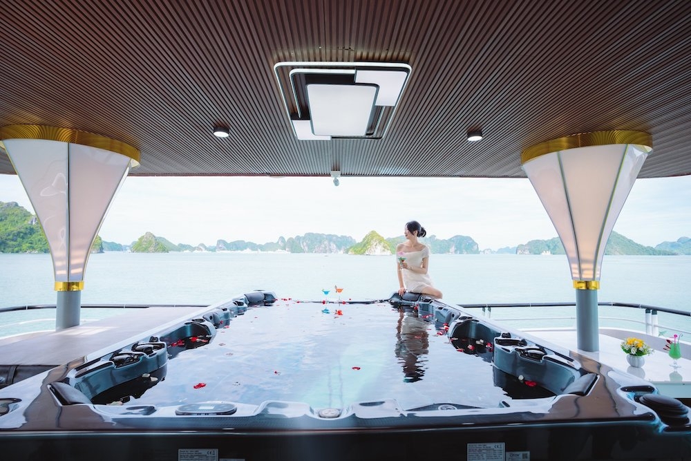 Ha Long Bay Day Tour: Sung Sot Cave, Luon Cave & Titop Island