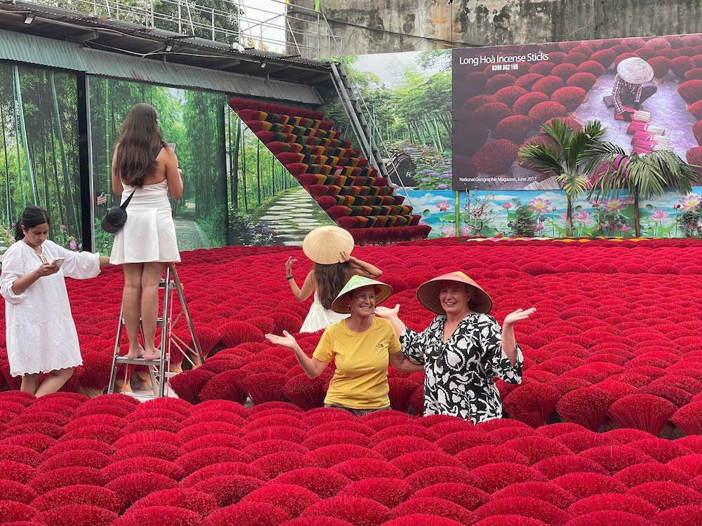 Conical Hat & Incense Craft Villages Full Day Tour With Lunch