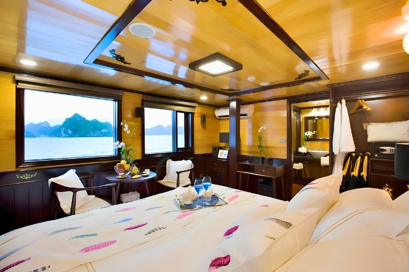 Hera Classic Boutique Cruise