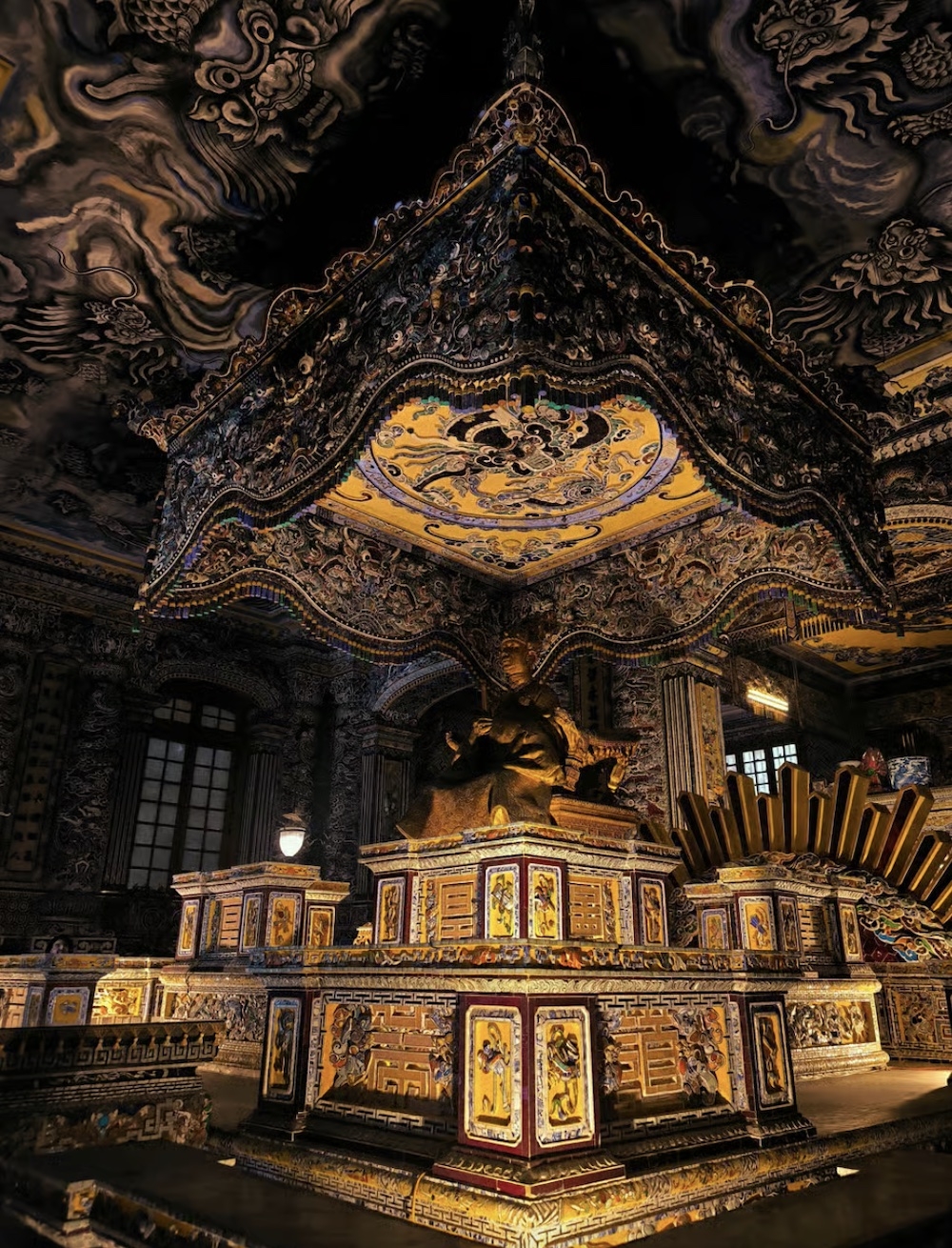 Hai Van Pass and Hue City Tour