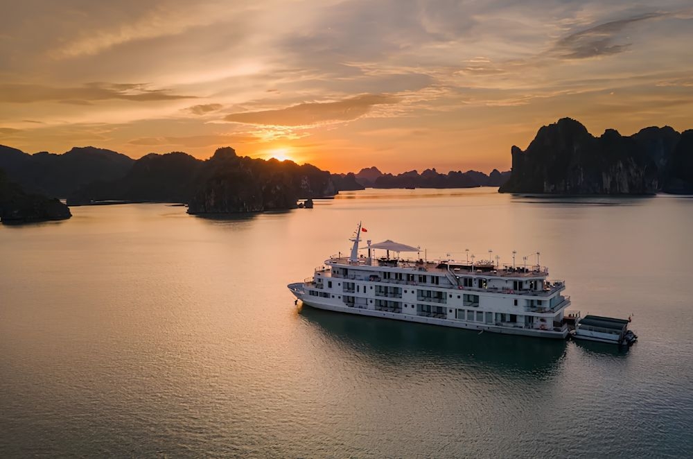 Paradise Elegance Cruise Halong Bay Cruise