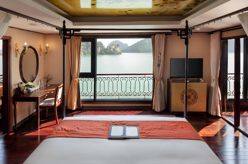 Indochine Cruise Lan Ha Bay