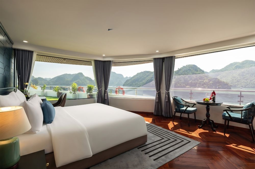 Aqua Luxury Cruise