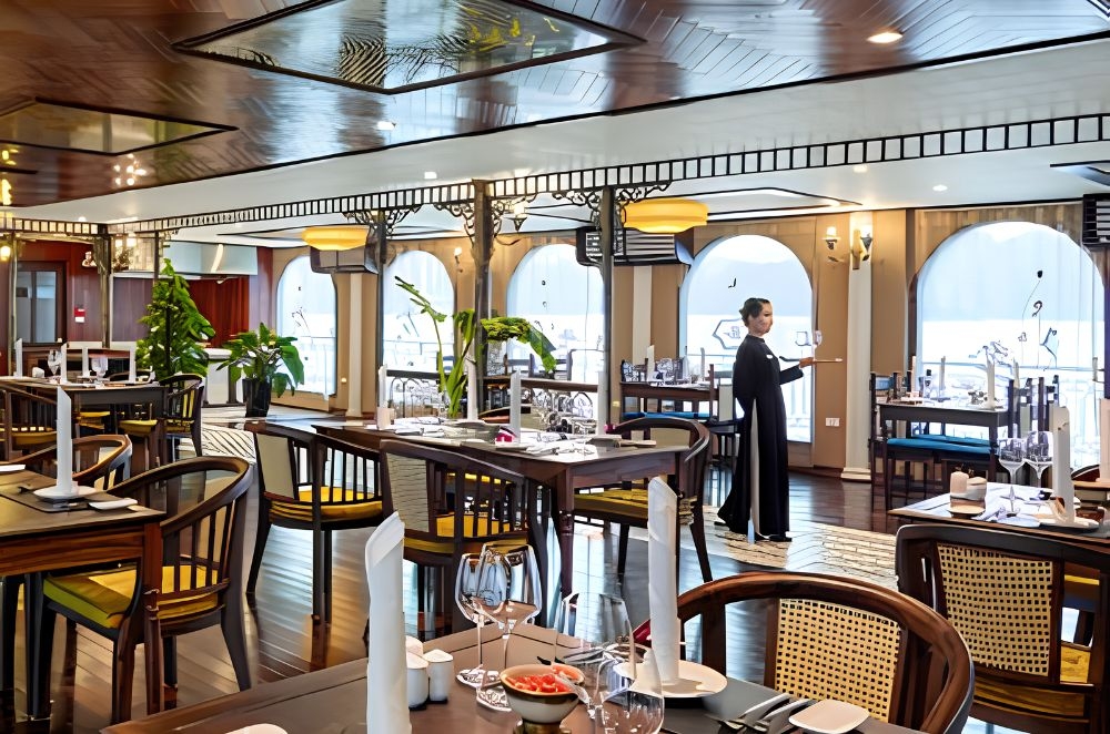 Indochine Cruise Lan Ha Bay