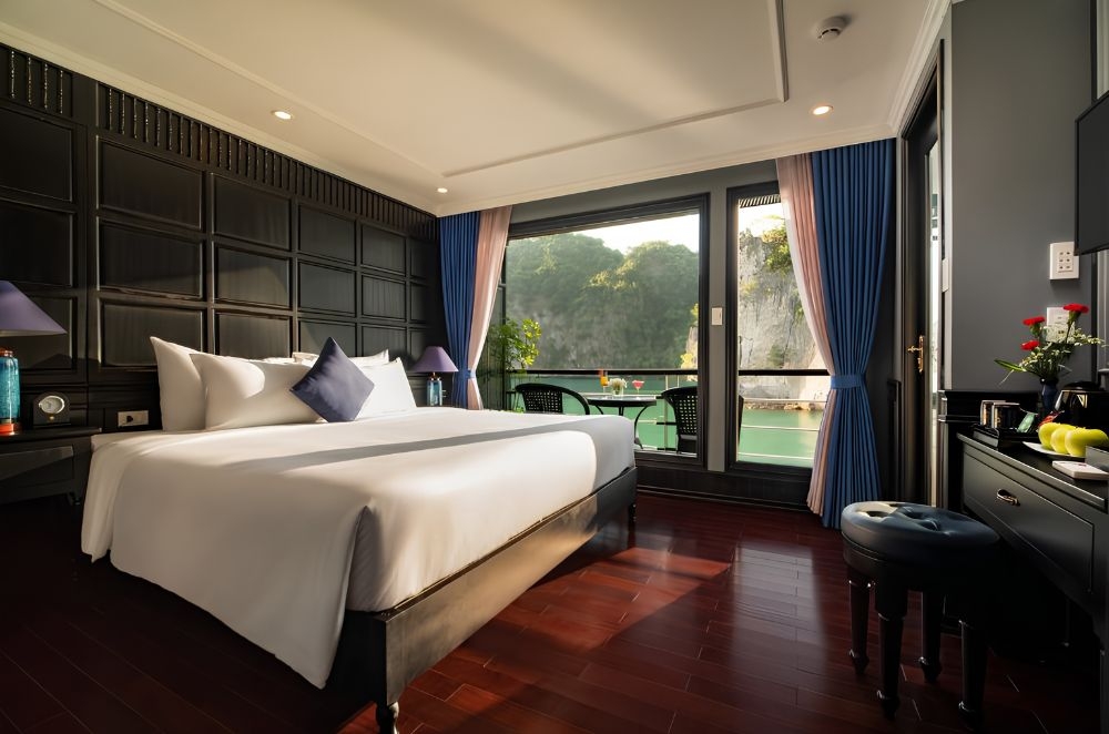 Rosy Cruise Halong Bay