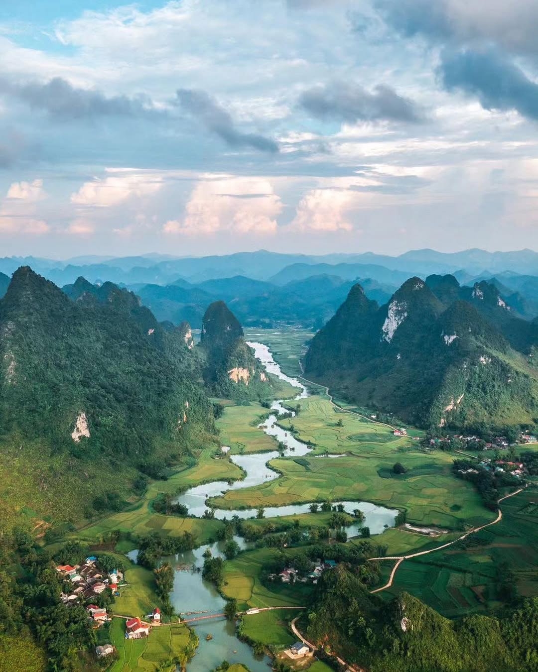 Hoa Lu - Tam Coc/ Trang An - Mua Cave -1 Day Trip From Hanoi 