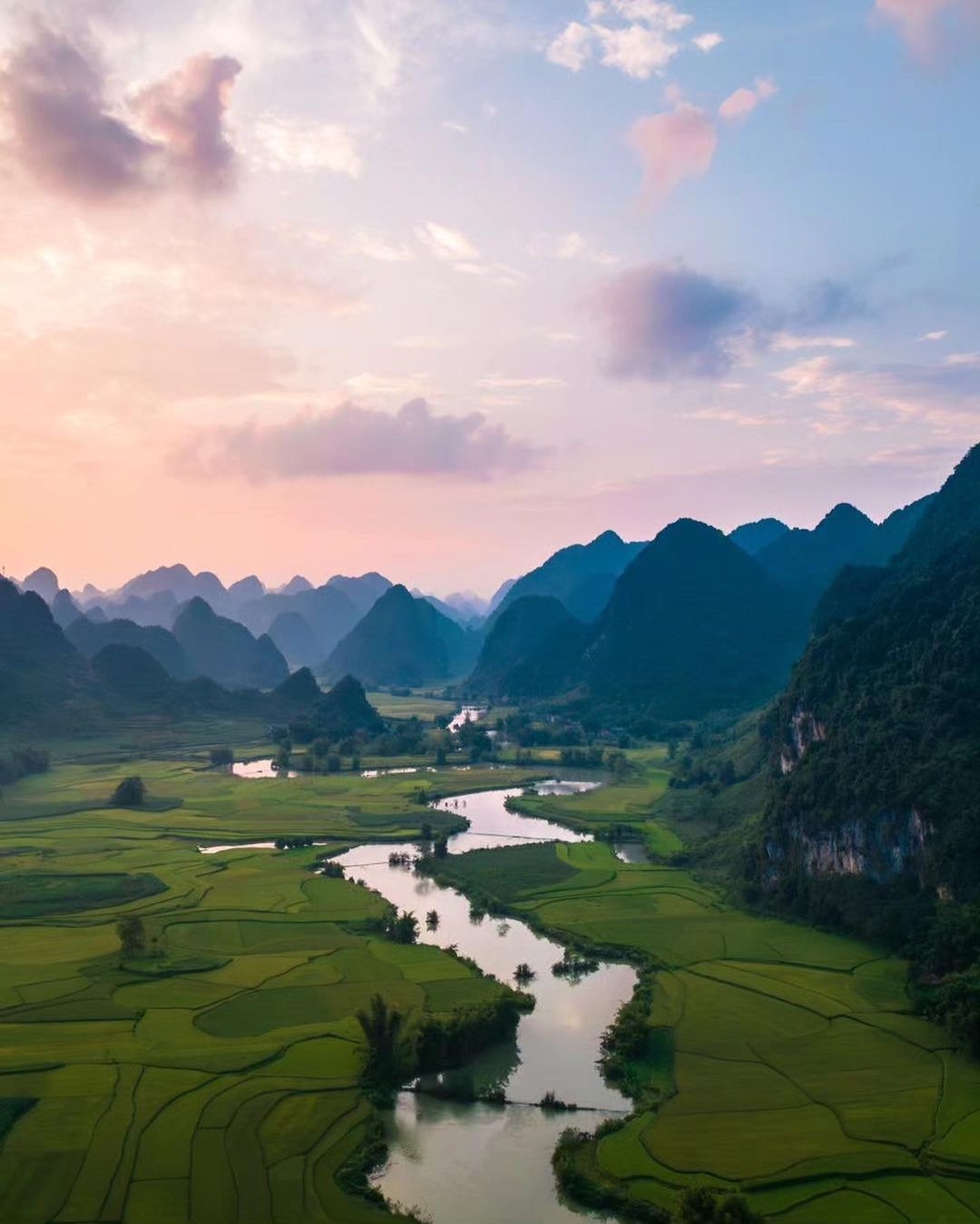 Hoa Lu - Tam Coc/ Trang An - Mua Cave -1 Day Trip From Hanoi 