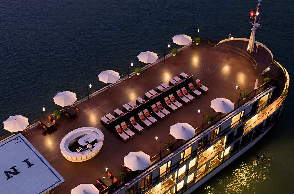 Indochine Cruise Lan Ha Bay