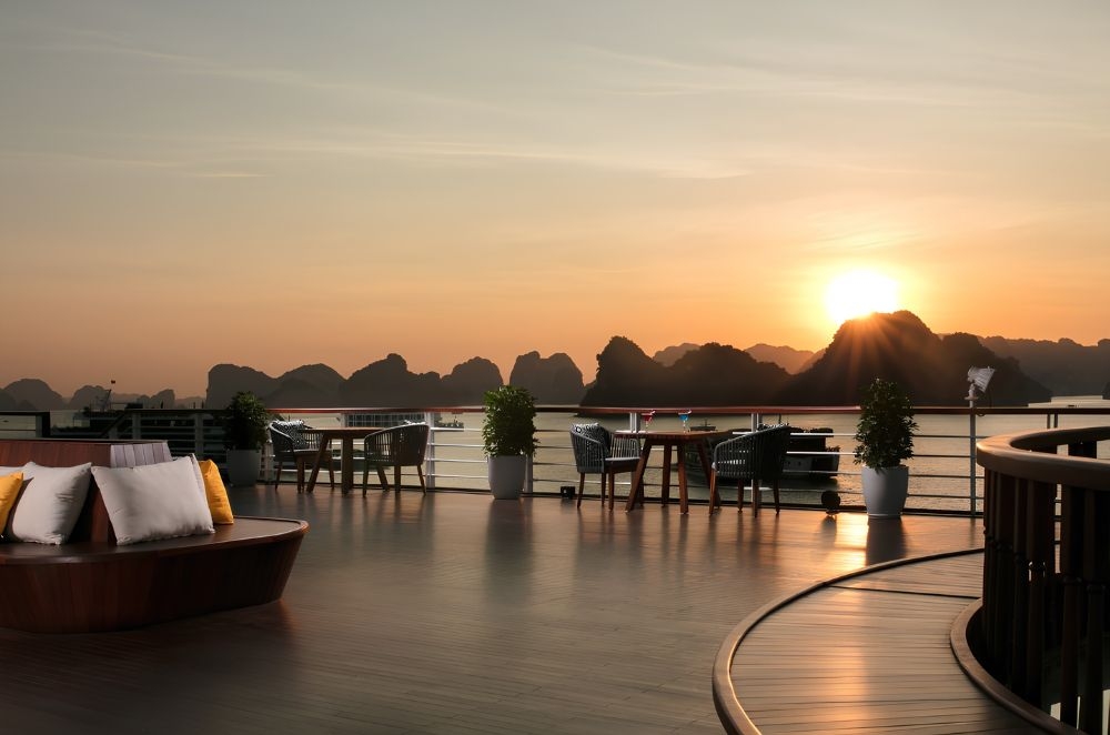 Heritage Cruises Binh Chuan Cat Ba Archipelago