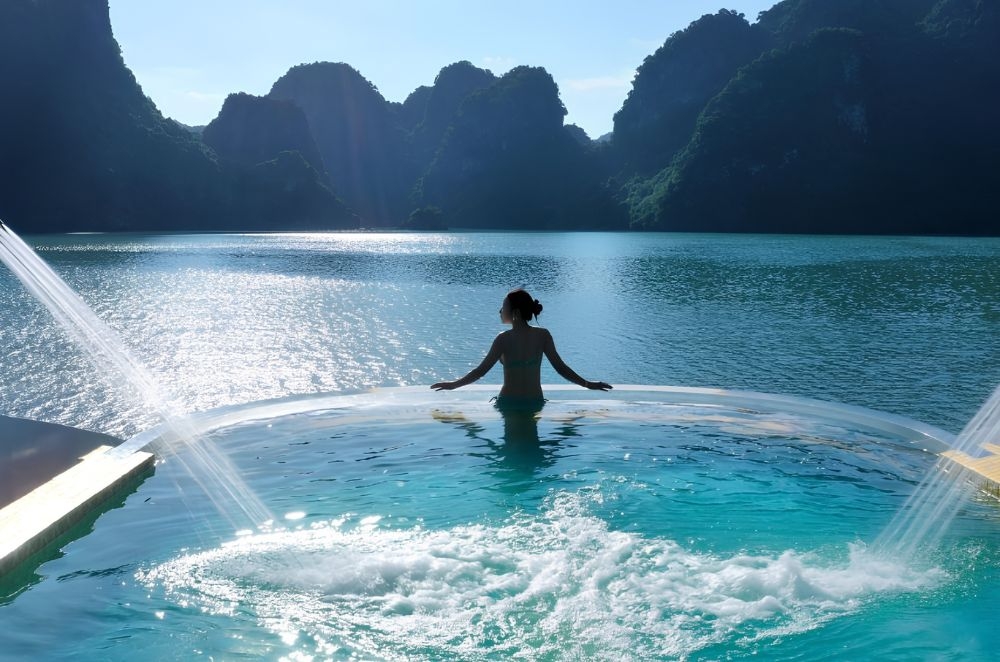 Elite of the Seas Halong Bay Cruise 