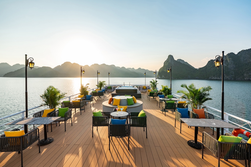 Ha Long Bay to Lan Ha Bay - Cat Ba Island Day Tour