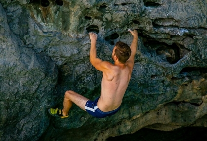 deep-water-soloing-and-rock-climbing-in-lan-ha-bay-guide.jpg
