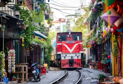 hanoi_train_street_schedule_and_complete_visitor_guide.jpg