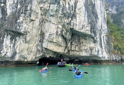 luon-cave-halongbay.jpg